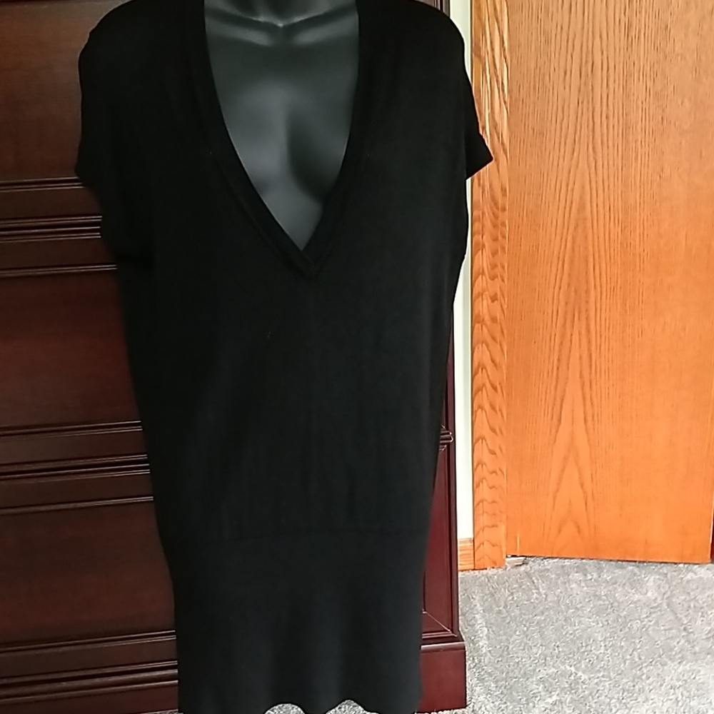 White House Black Market v neck tunic